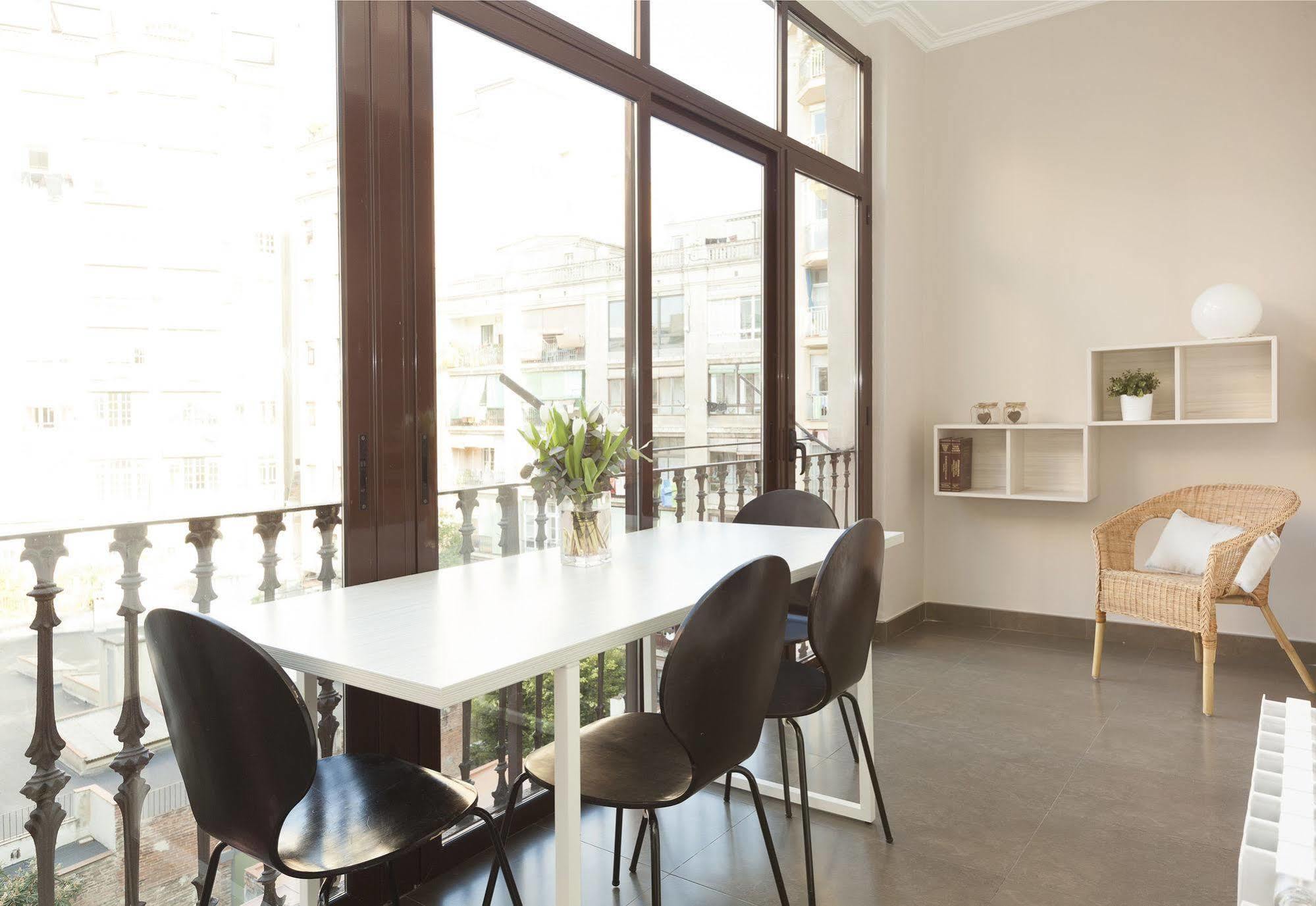 Easy Sleep Gaudi Terrace Apartment Барселона Екстериор снимка