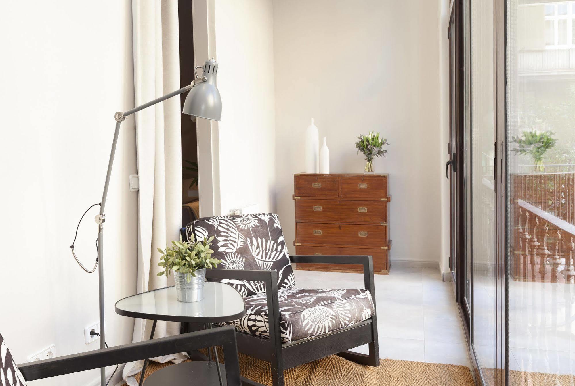 Easy Sleep Gaudi Terrace Apartment Барселона Екстериор снимка