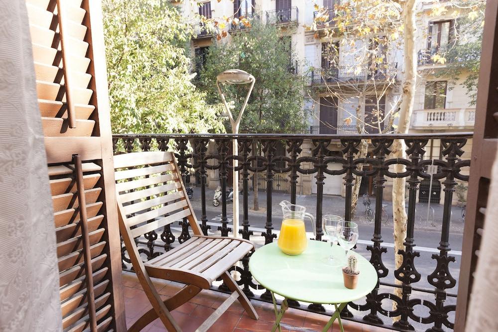 Easy Sleep Gaudi Terrace Apartment Барселона Екстериор снимка